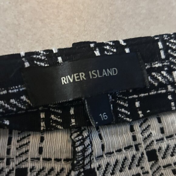 River Island Black Check Smart Shorts ASO Taylor Swift - Picture 5 of 7